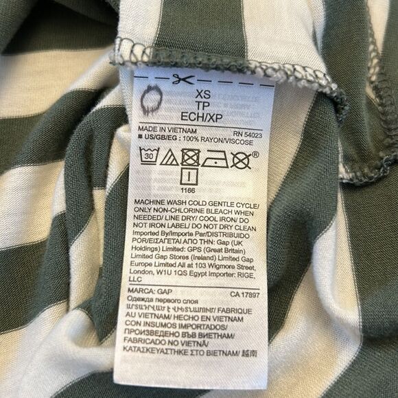 Gap green white striped muscle tee Size XS EUC - Picture 8 of 9